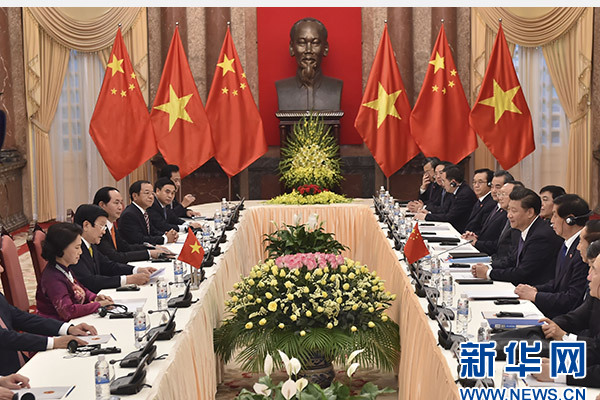 11月6日，中共中央總書記、國家主席習(xí)近平在河內(nèi)同越南國家主席張晉創(chuàng)舉行會(huì)談。 新華社記者李濤攝