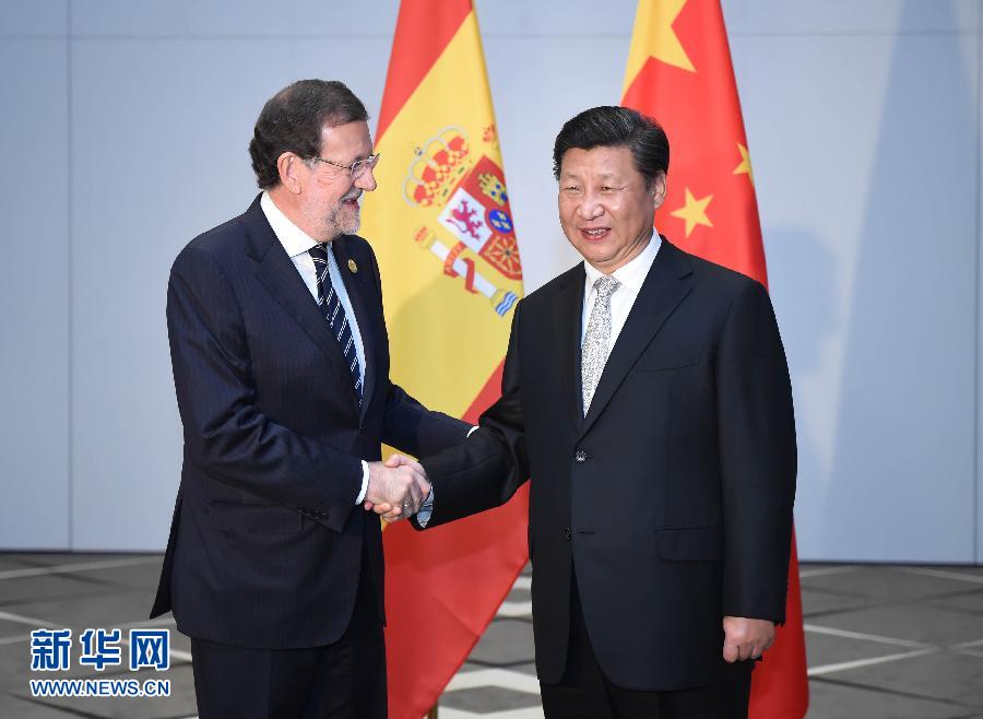 11月16日，國家主席習(xí)近平在土耳其安塔利亞會見西班牙首相拉霍伊。 新華社記者 張鐸 攝
