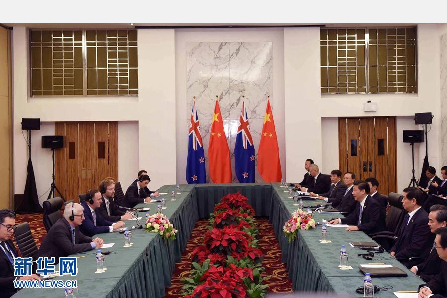 11月18日，國家主席習(xí)近平在菲律賓馬尼拉會見新西蘭總理約翰·基。 新華社記者 饒愛民 攝
