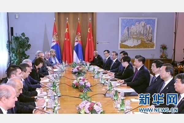 6月18日，國家主席習(xí)近平在貝爾格萊德同塞爾維亞總統(tǒng)尼科利奇舉行會談。 新華社記者 馬占成 攝
