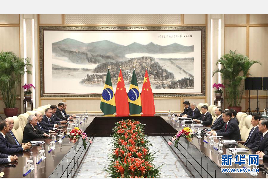 9月2日，國(guó)家主席習(xí)近平在杭州會(huì)見前來出席二十國(guó)集團(tuán)領(lǐng)導(dǎo)人杭州峰會(huì)的巴西總統(tǒng)特梅爾。 新華社記者龐興雷攝