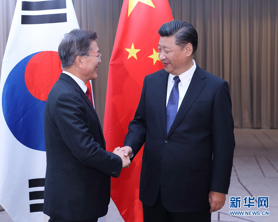 7月6日，國家主席習(xí)近平在柏林會見韓國總統(tǒng)文在寅。 新華社記者 王曄攝