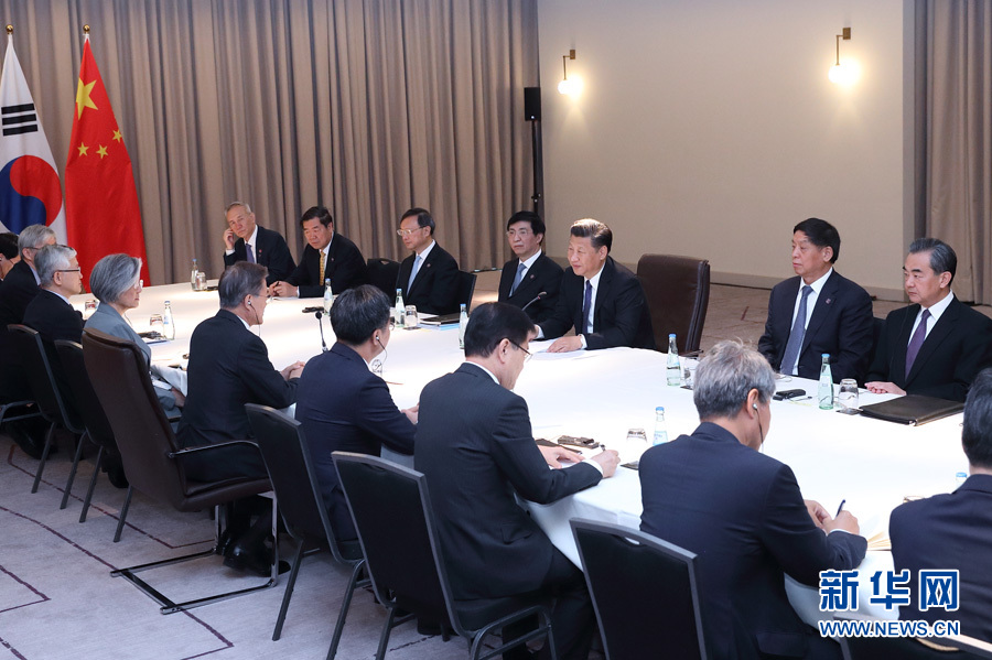 7月6日，國家主席習(xí)近平在柏林會見韓國總統(tǒng)文在寅。 新華社記者 王曄攝