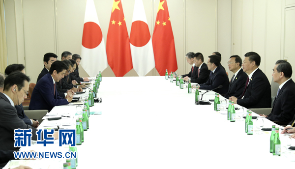 7月8日，國(guó)家主席習(xí)近平應(yīng)約在漢堡會(huì)見(jiàn)日本首相安倍晉三。新華社記者 馬占成 攝