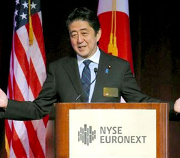 安倍“右轉”何時休？