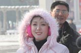 高清：衛(wèi)星發(fā)射成功 平壤街頭出現(xiàn)小規(guī)模慶?；顒?dòng)